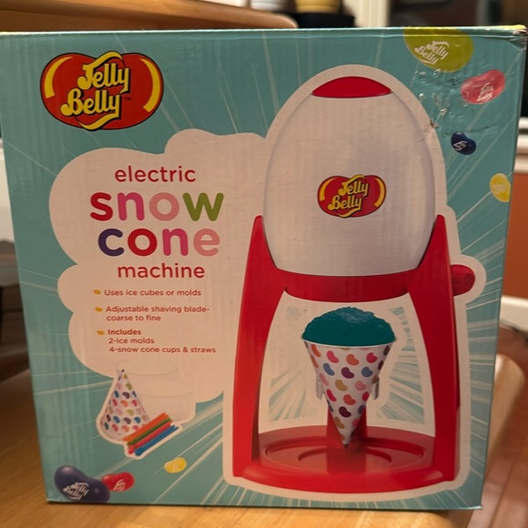 Brand new snow cone maker - Picture 1 of 1